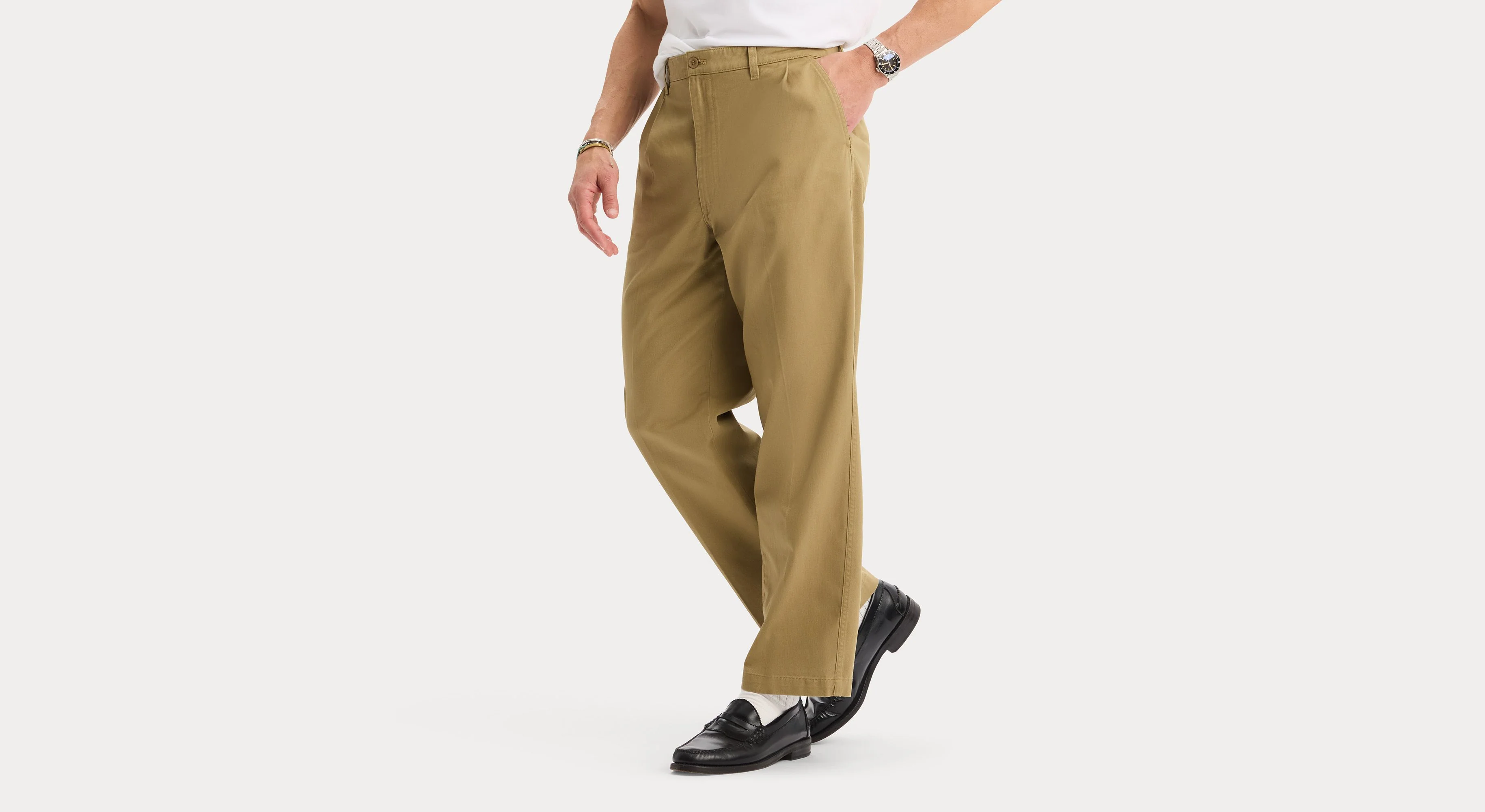 Eighty-Six Original Pleated Chinos, Loose Fit - Image 3